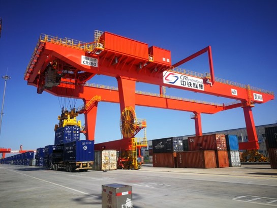 CONTAINER PORTAL CRANE